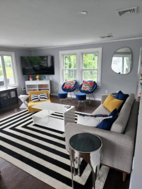 Middletown Modern Apartment - RIBryan Property